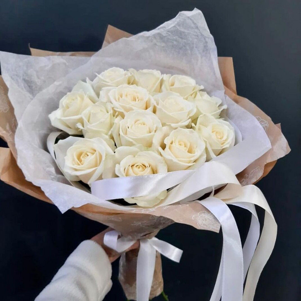 Букет цветов «Букет из 13 белых роз»