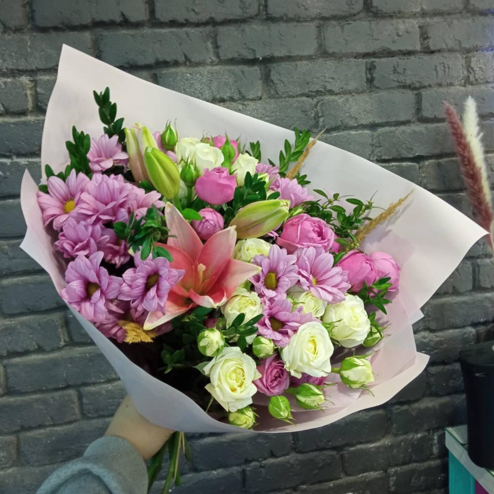 Букет цветов «Букет из лилии, роз и хризантем»