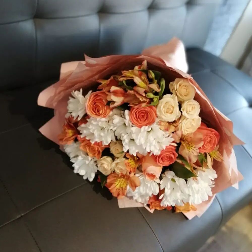Букет цветов «Букет из роз, хризантем и альстромерий» - фото 2