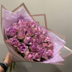 Букет из фиолетовых кенийских роз