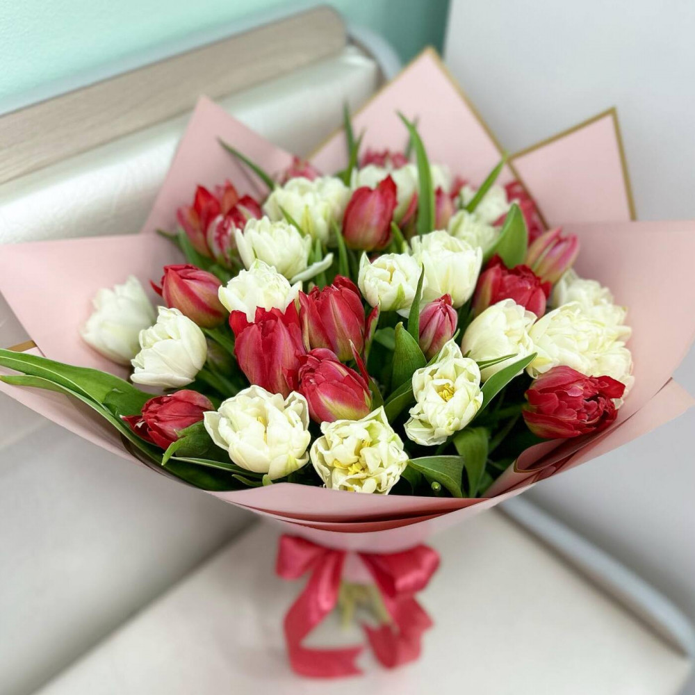 Букет цветов «Бело-красный букет тюльпанов»
